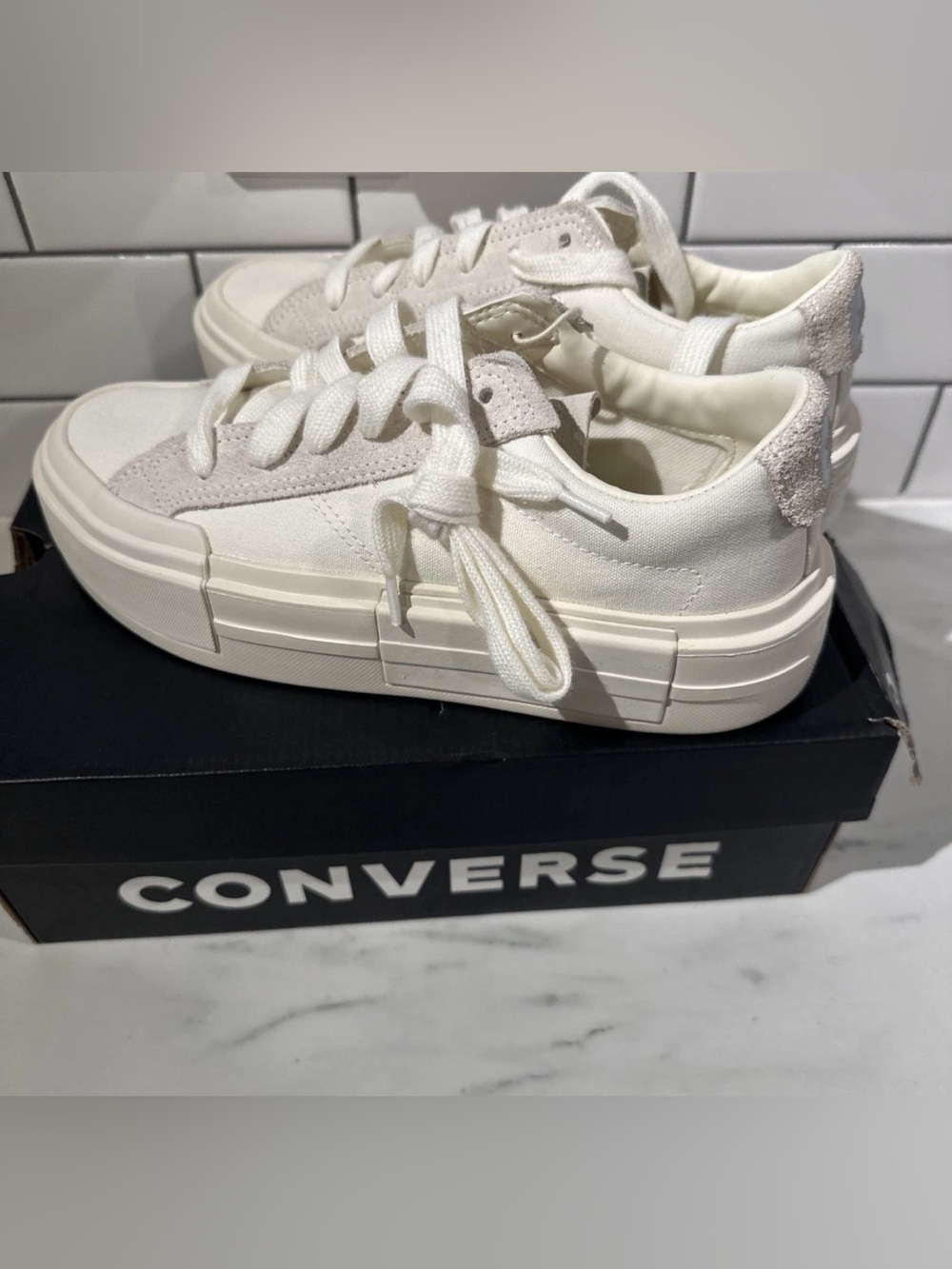 Converse All Star Cruise OX Size: M8 W9.5 Canvas Platform Cream A08788C